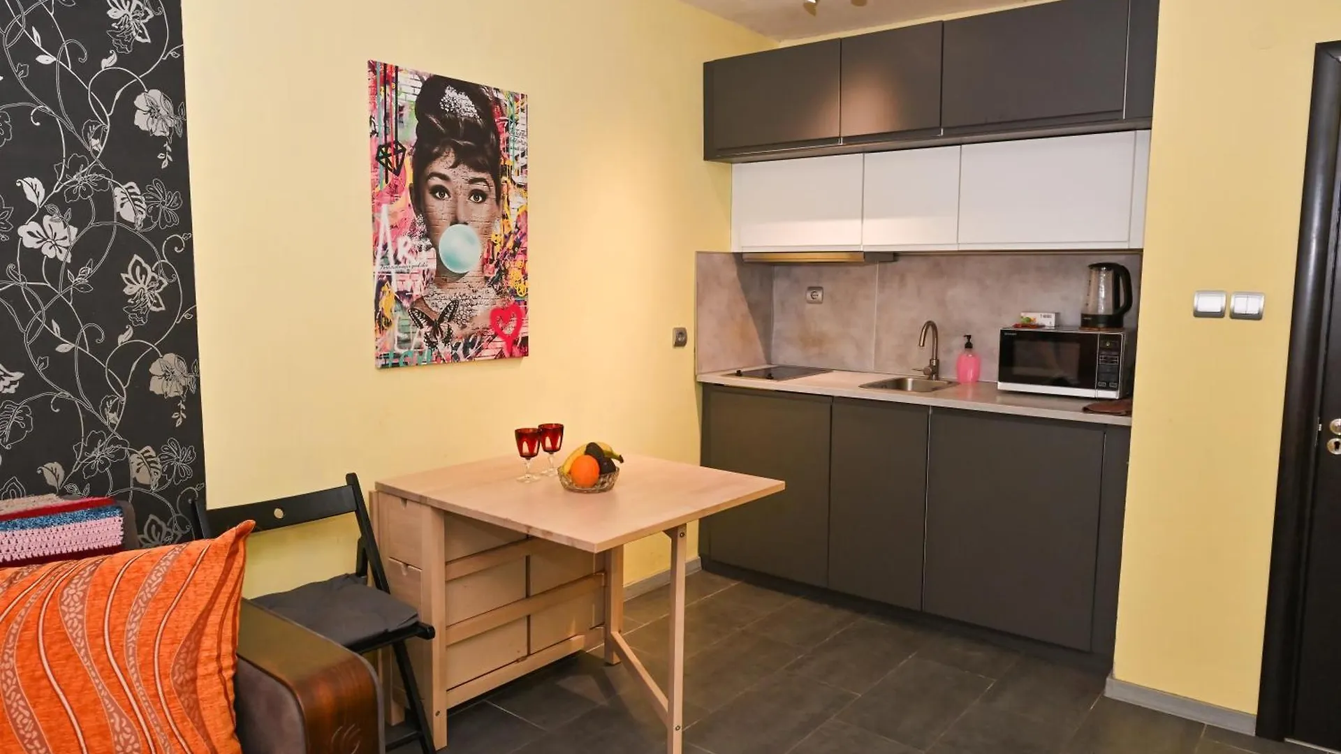 Eli Apartment Burgas 0*,